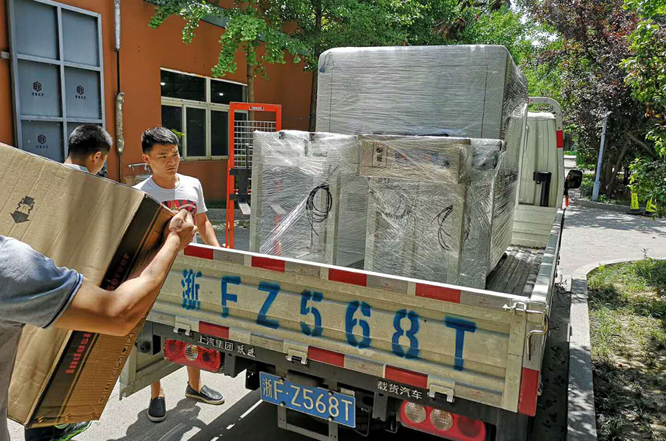 Nantong customer SMT equipment special car delivery