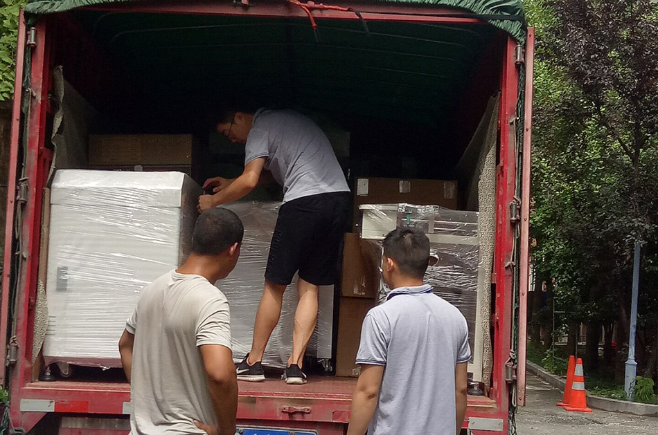 Taizhou customer SMT equipment special car delivery